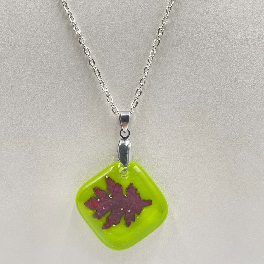 Vintage Retro Art Glass Lime Green Fused Glass Autumn Oak Leaf Pendant Necklace